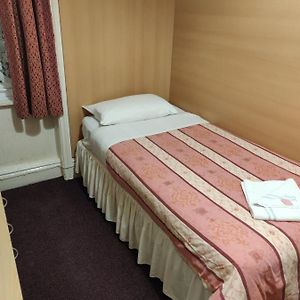 Single Room Private Bathroom